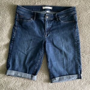 Cute jean shorts, a bit long in the legs for added coverage